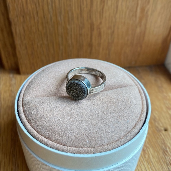 Silver and Agate Metallic Ring - Picture 3 of 3